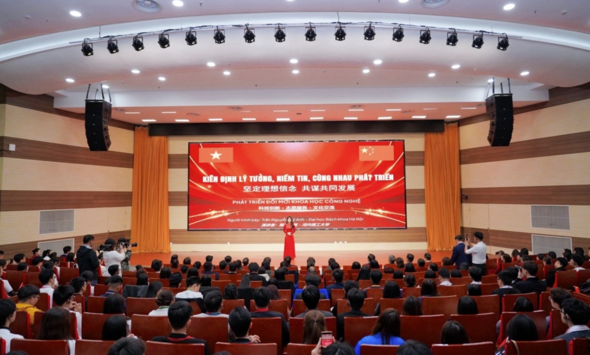 Vietnamese, Chinese youth deepen exchanges through “Red Journey”